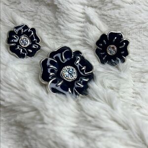 Elegant Black Flower Earrings